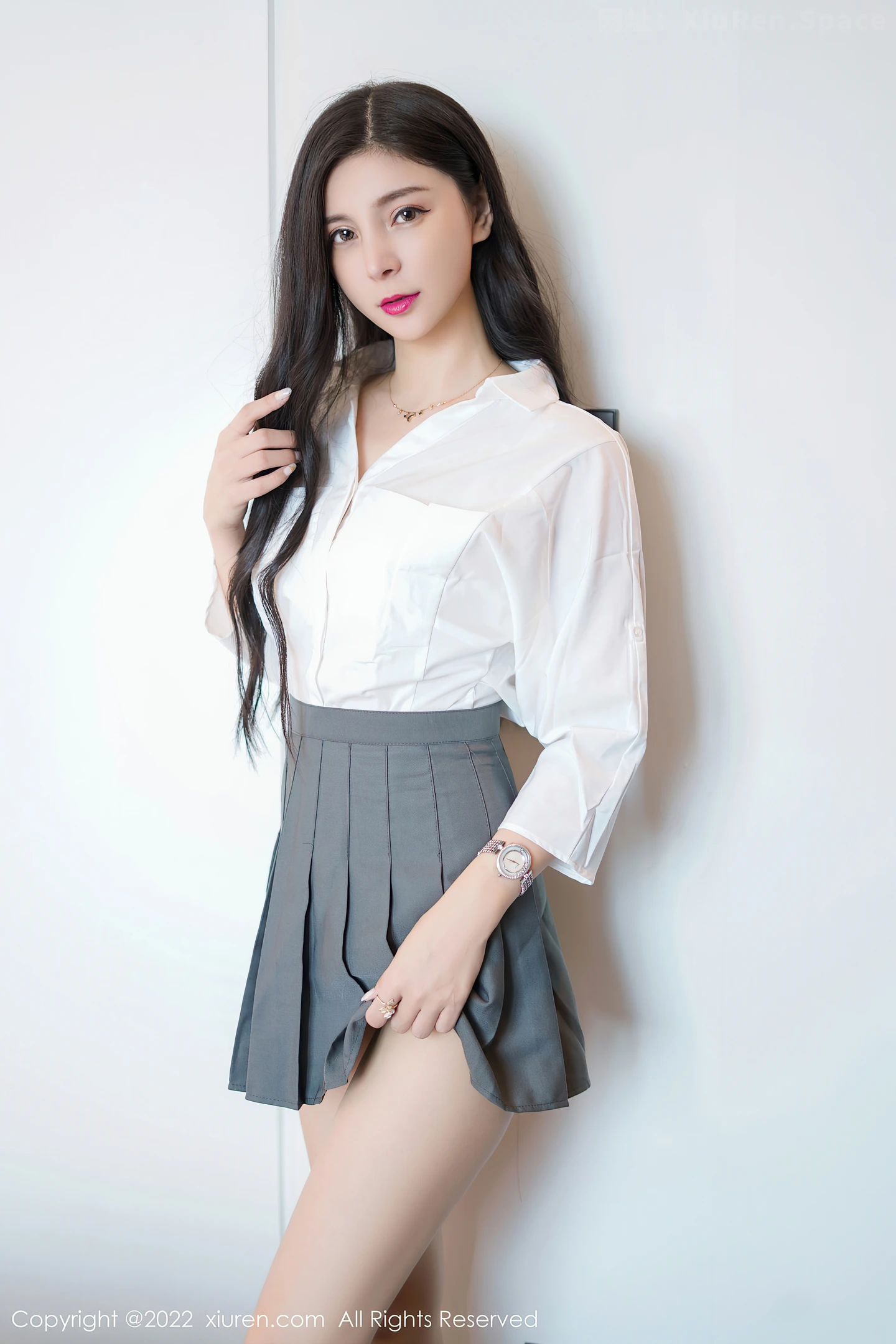 图片[5]-[XiuRen秀人网]VOL.4918 模特小蛮妖Yummy性感白T配灰色短裙露白色蕾丝内衣诱惑写真52P-秀人网官方网站